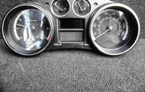 Peugeot 308 Speedometer (instrument cluster) 9665107780
