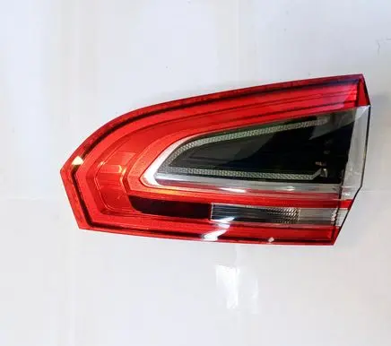 Tailgate rear/tail lights