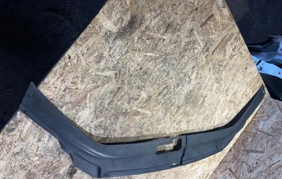 Audi Q7 4L Radiator trim 4L0807081