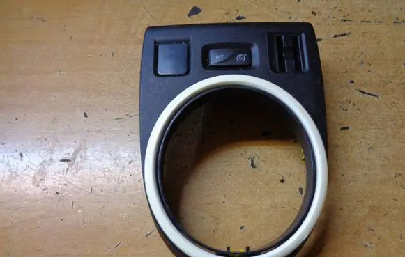 Renault Twingo III Gear shifter surround trim plastic 969123166R