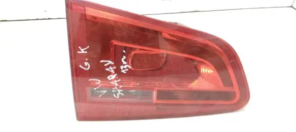 Tailgate rear/tail lights