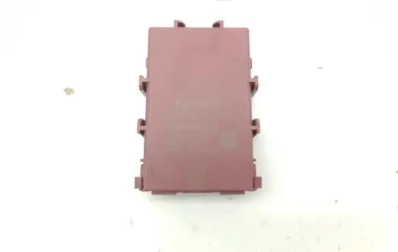 Toyota RAV 4 (XA50) Gateway control module 8911112040