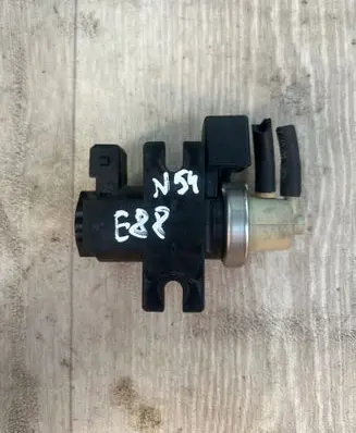 BMW 1 E82 E88 Turbo solenoid valve 7595374 11747595374
