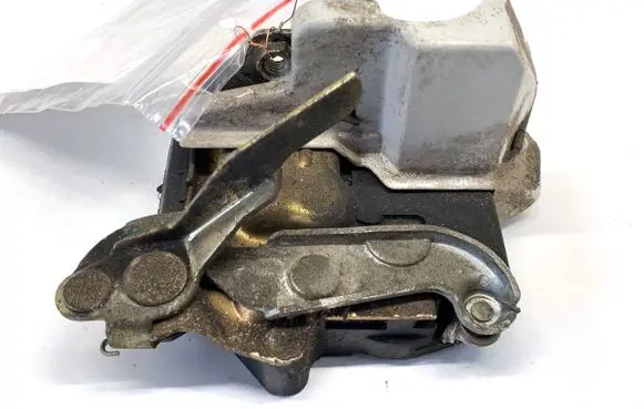 Mercedes-Benz 190 W201 Rear door lock 