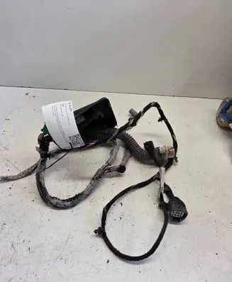 Volvo V70 Front door wiring loom 8690291