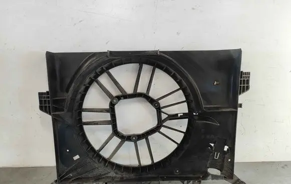 Volvo V70 Radiator cooling fan shroud 30741144 30749760