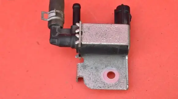 Suzuki Swift II Vacuum valve 