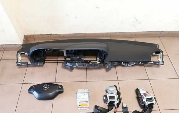 Mercedes-Benz S W221 Airbag set with panel A2216800687 A2218601302 A2218704787