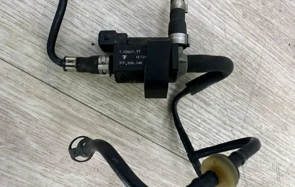 Porsche Macan (95B) Turbo solenoid valve 7PP906046 72268737