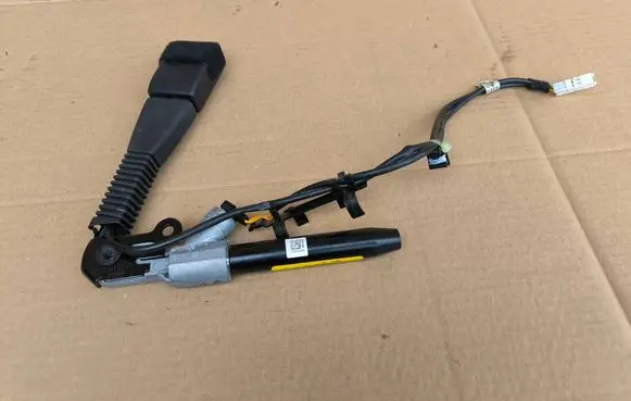 BMW X3 F25 Front seatbelt buckle 7256645
