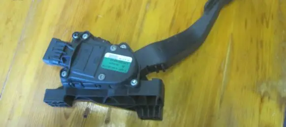Smart ForFour I Accelerator throttle pedal MR955216 A4543000104