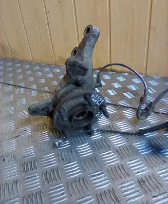 Toyota Avensis Verso Front wheel bearing hub 