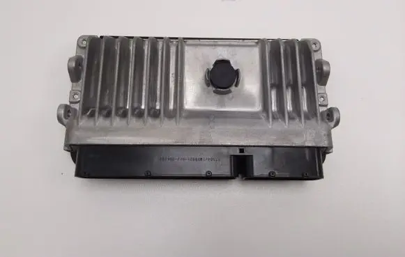 Toyota Yaris Engine control unit/module 896610U170
