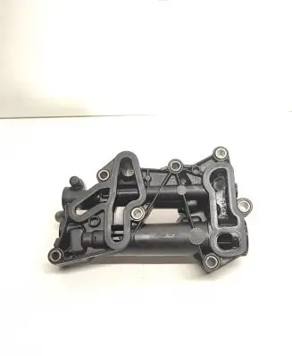 BMW 6 F12 F13 Oil filter mounting bracket 70379335