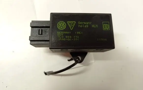 Volkswagen Golf V Seat heating relay 7L0959772