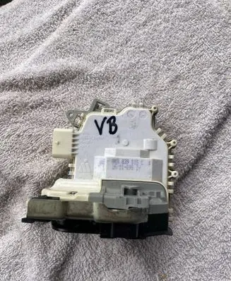 Audi A5 8T 8F Rear door lock 8K0839015C