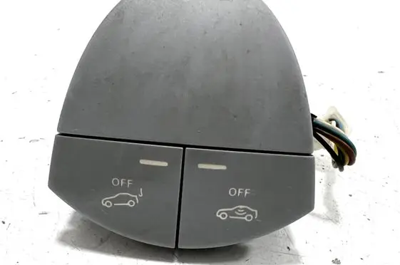 Mercedes-Benz E W211 Alarm switch A2118213151 8702533021Y1 74108620