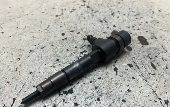 Opel Zafira B Fuel injector 0445110276