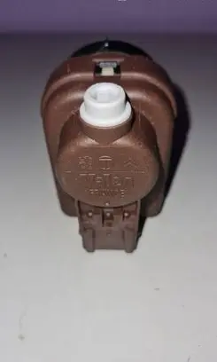 Headlight level adjustment motor