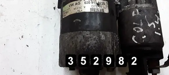 Volkswagen Golf IV Starter motor 020911023S