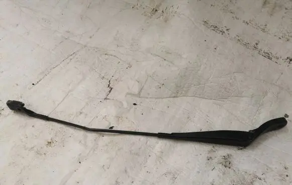 Citroen Berlingo Front wiper blade arm 9682974380