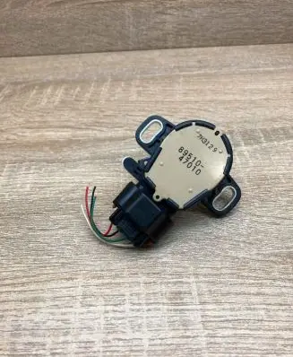 Toyota Prius (XW20) Brake pedal sensor switch 8951047010 WithPlug