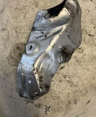 Land Rover Discovery 3 - LR3 Heat shield in engine bay 
