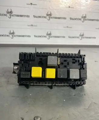Mercedes-Benz B W246 W242 Fuse module A2469067100 YAP36847H5 33271312