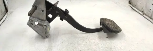 BMW X3 E83 Brake pedal 2229128