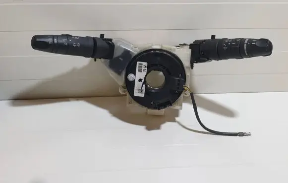 Nissan Micra Wiper turn signal indicator stalk/switch 25560 3902 AX618