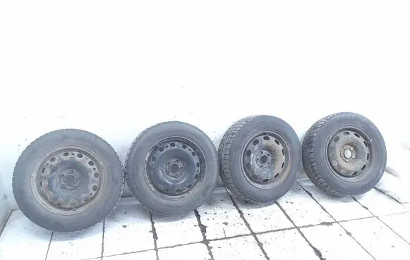 Audi A3 S3 8L R15 steel rim 6Q0601027G YOKOHAMA ICEGUARD