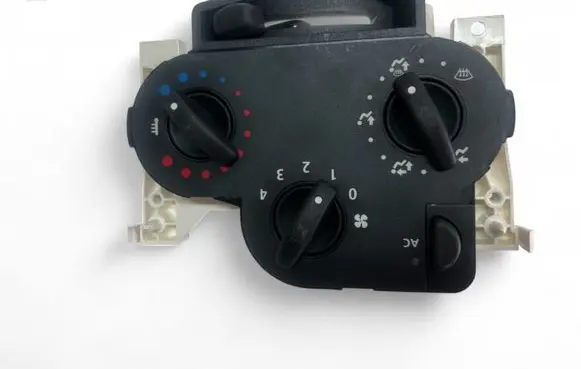 Dacia Logan I Interior fan control switch 69570001