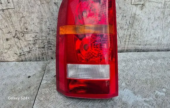 Land Rover Discovery 3 - LR3 Rear/tail lights C7L0A