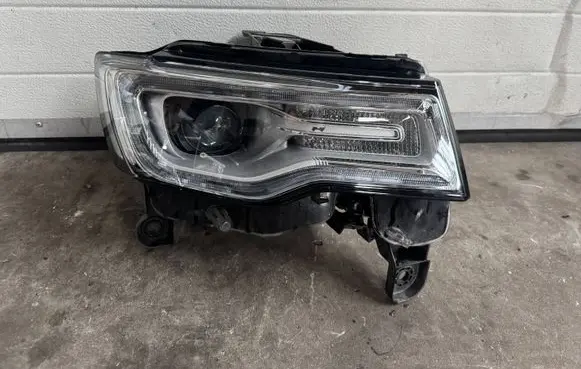 Jeep Grand Cherokee Headlight/headlamp 68289238AG