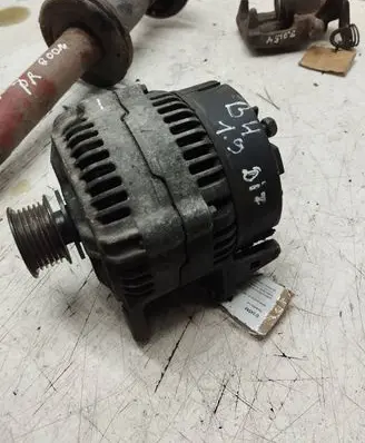 Audi A4 S4 B5 8D Generator/alternator