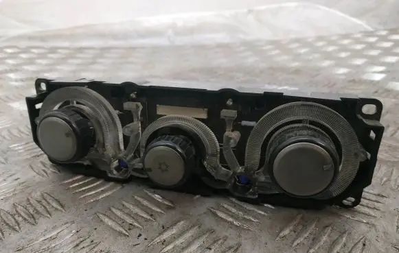 Mitsubishi Grandis Interior fan control switch 7820A071