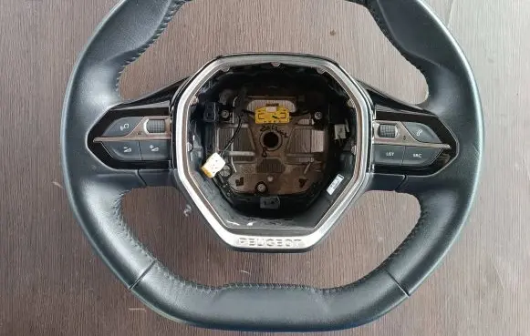 Peugeot 2008 II Steering wheel 98255044ZD 640497100B