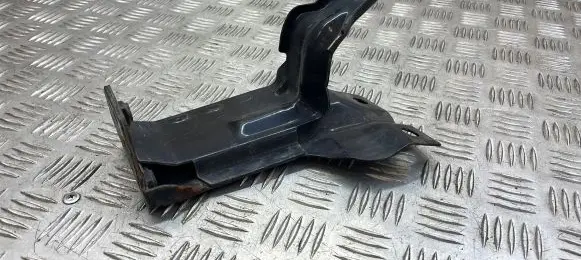 Volvo XC60 Radiator mount bracket 31261931
