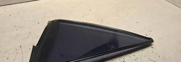 Rear vent window glass