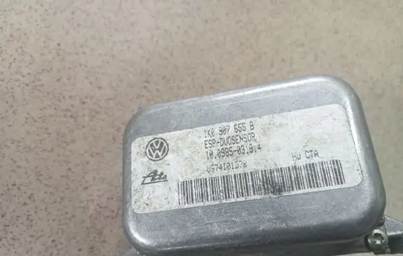 Volkswagen Touran I ESP acceleration yaw rate sensor 1K0907655B