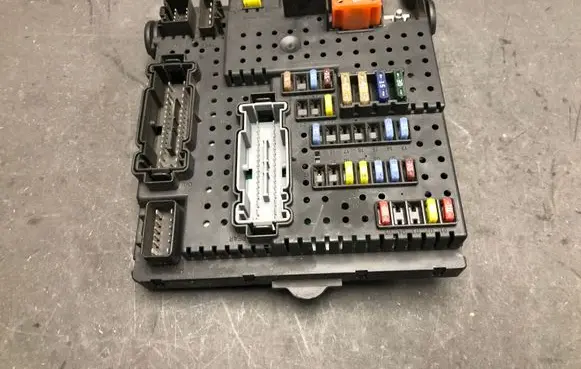 Volvo S40 Fuse module 30728512