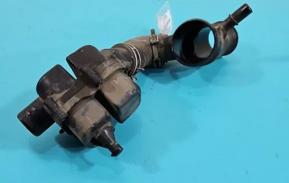 Intake resonator