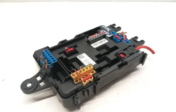 BMW 1 F20 F21 Fuse module 926111103 10082012 6114V8