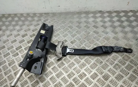 Volvo XC70 Front seatbelt