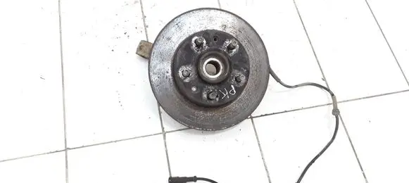 Land Rover Freelander Front wheel hub spindle knuckle