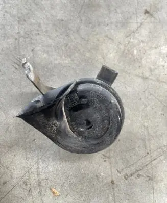 BMW 5 F10 F11 Horn signal 703881157