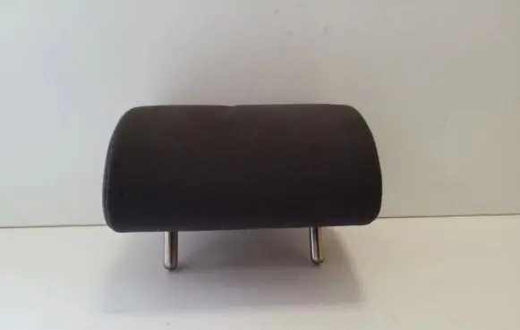 Volkswagen Golf V Rear seat headrest 