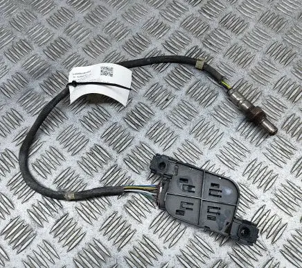 Volkswagen Touran III Lambda probe sensor 04L907807CG