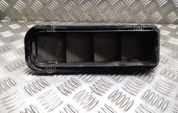 Citroen C4 I Picasso Quarter panel pressure vent 9660049780