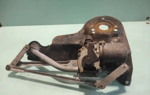 Front wiper linkage